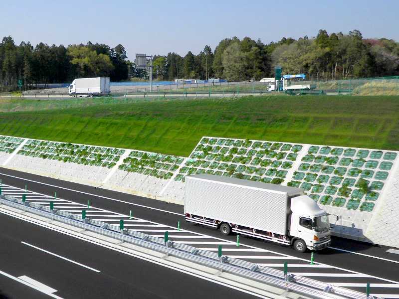 高速道路法面工事